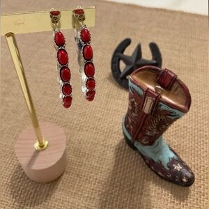 EARRINGS WESTERN RED
